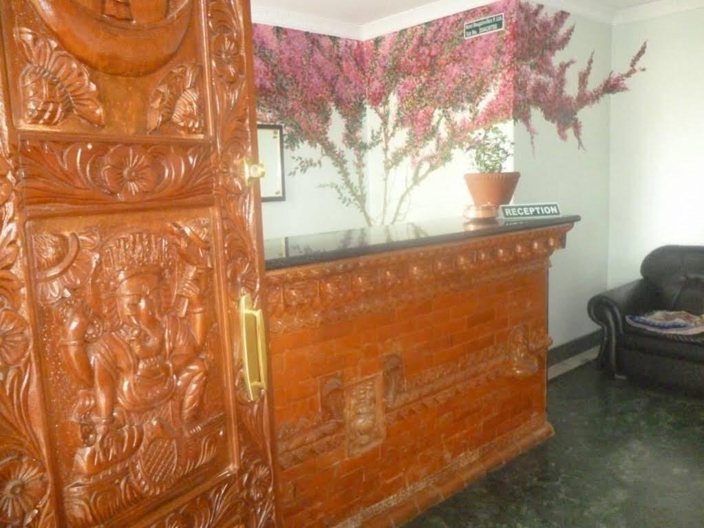 Hotel Bougainvillea Похара Екстериор снимка